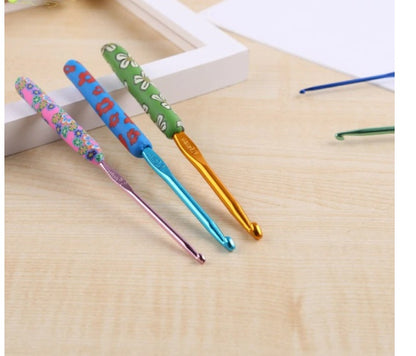 Soft Pottery Printed Crochet Set Colorful Crochet Knitting Tools