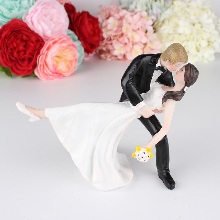 Wedding Cake Doll Resin Cake Decoration